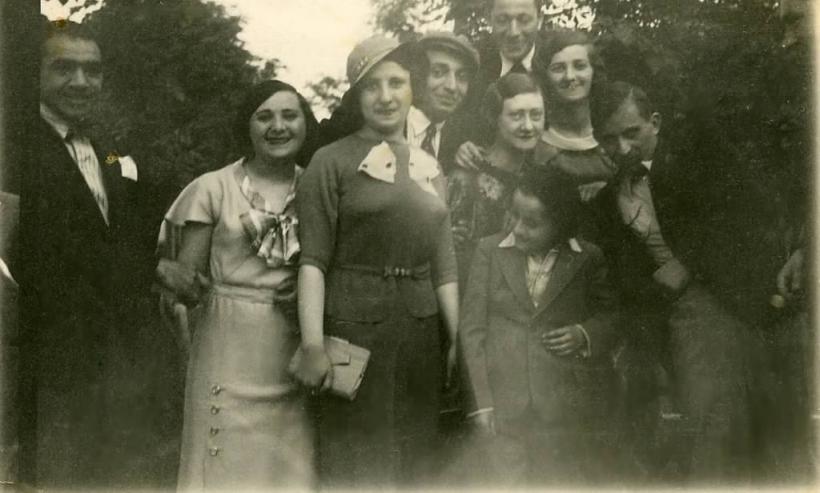 Cum se distrau românii în anii ’30. &quot;Se petrecea mult împreună, la prieteni, în excursii şi la vie&quot; (GALERIE FOTO)