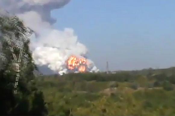 Explozii într-o uzină de armament din apropiere de Doneţk (VIDEO)