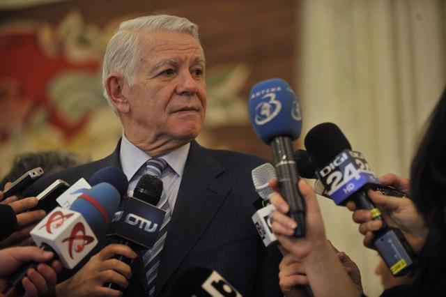 Teodor Meleşcanu, demisionar de la şefia SIE, viitor candidat la prezidenţiale