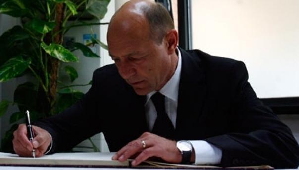 Băsescu a promulgat legile de amnistiere fiscală a bugetarilor, pensionarilor şi mamelor