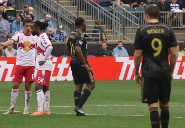 Ce-şi spun fotbaliştii în timpul meciului. Un jucător a purtat microfon împotriva echipei lui Thierry Henry (VIDEO)