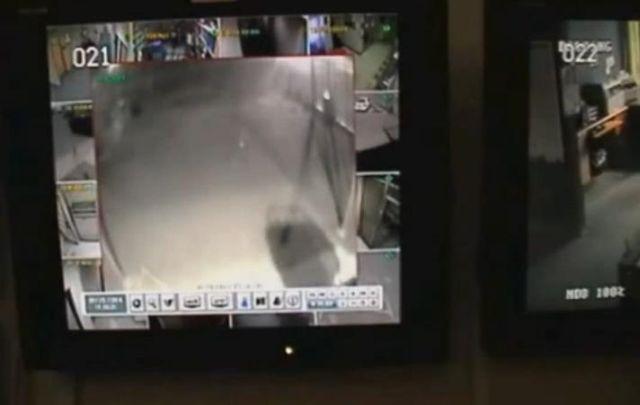 Imaginile care au ISTERIZAT internetul! Ce au surprins CAMERELE VIDEO într-o secţie de poliţie din New Mexico. &quot;Nu există nicio explicaţie!&quot;