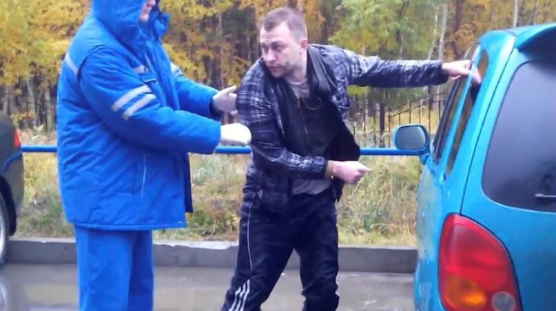 Un DROG NECUNOSCUT face ravagii în Rusia! Reacţia unui tânăr după ce a consumat substanţa UCIGAŞĂ (VIDEO) 