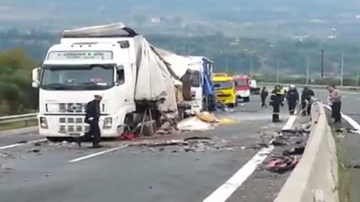 Şoferul român implicat în accidentul din Grecia, acuzat de ucidere din culpă şi vătămare corporală din culpă