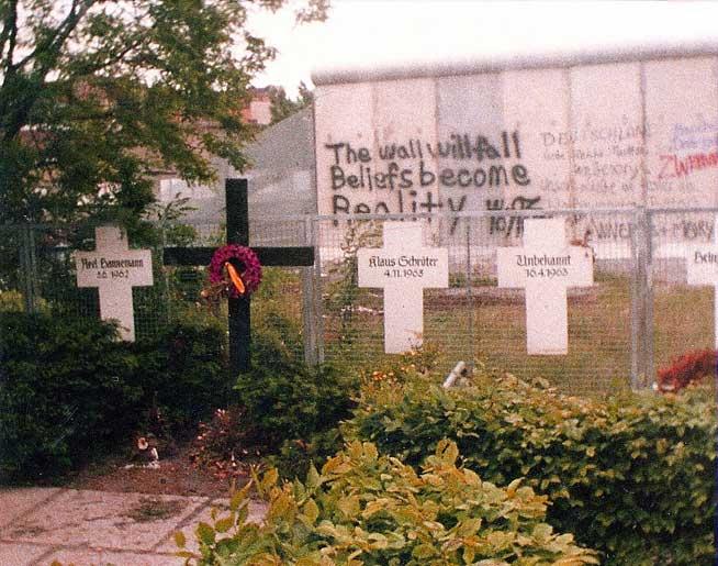 25 de ani de la căderea Zidului Berlinului. Diferenţele economice dintre estul şi vestul Germaniei continuă să se facă simţite