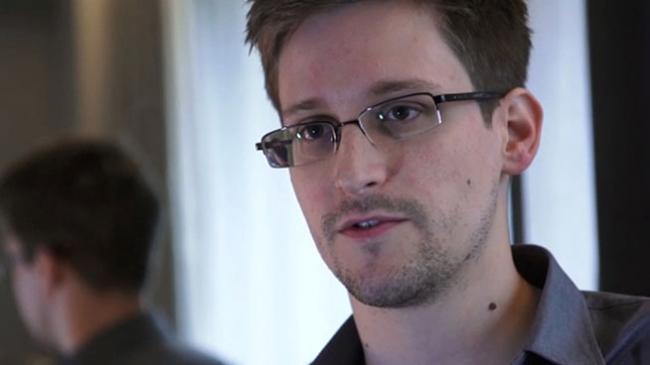 Snowden şi-a recuperat iubita la Moscova. Documentar în premieră mondială la New York
