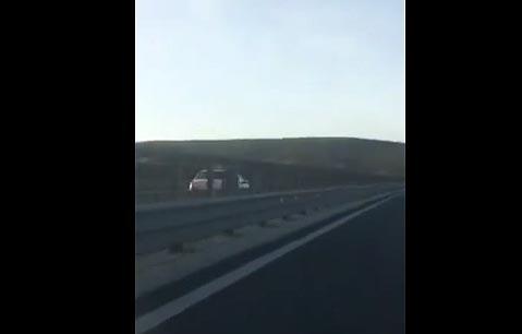  VIDEO. Poliţist, pe contrasens, GONIND cu 150 km/h pe Autostrada Transilvania