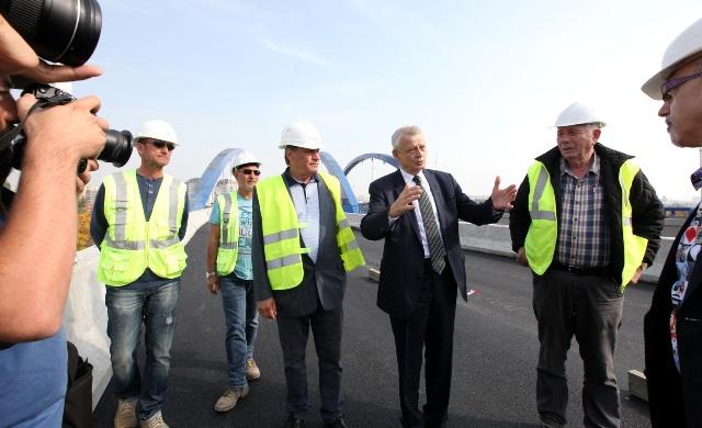 Oprescu: Cel de-al doilea pod al Pasajului Mihai Bravu va fi gata într-o lună