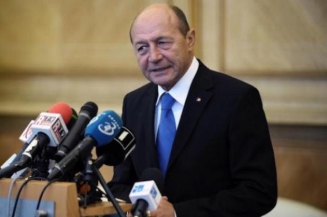 Băsescu, înaintea plecării la Summitul Asia - Europa: Autorizez medicii să dea informaţii despre starea mea de sănătate