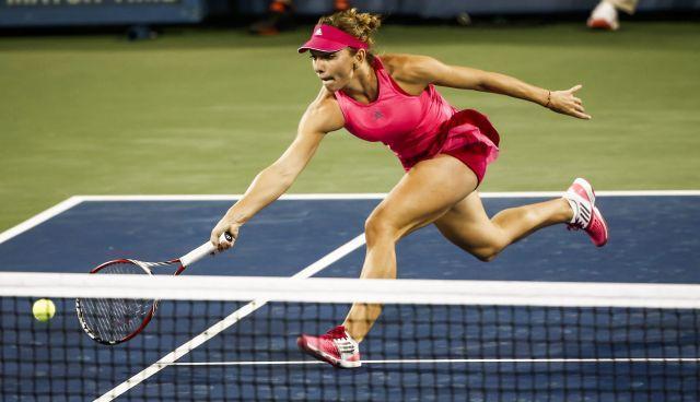 Turneul Campioanelor WTA Simona Halep - Eugenie Bouchard: 6-2,6-3