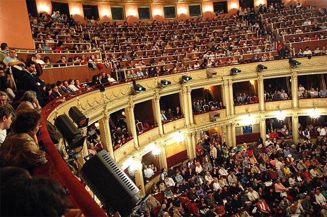 “La traviata” deschide stagiunea Operei Naţionale Bucureşti
