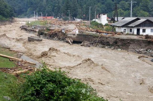 COD ROŞU de inundaţii în judeţul Timiş, pe râul Bârzava