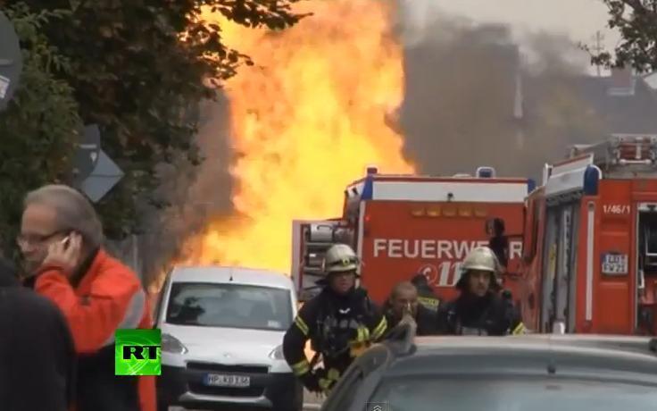 EXPLOZIE DE PROPORŢII la o conductă de gaz, în Germania. Deflagraţia a creat un CRATER de şase metri adâncime (VIDEO)