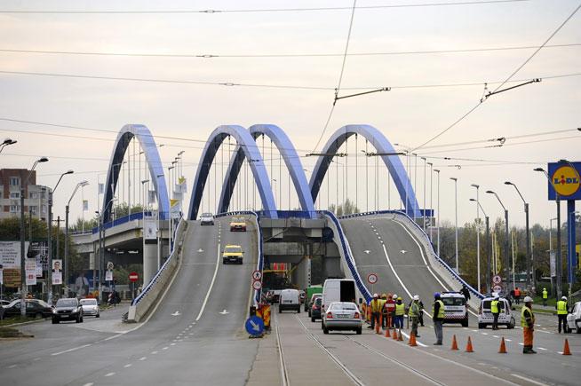 Pasajul Mihai Bravu e finalizat. Cel de-al doilea pod a fost deschis traficului cu două luni mai devreme