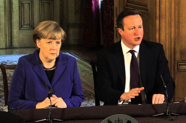 Merkel &quot;va abandona eforturile de a ţine Marea Britanie în UE&quot;, dacă David Cameron fixează o limită pentru imigranţi