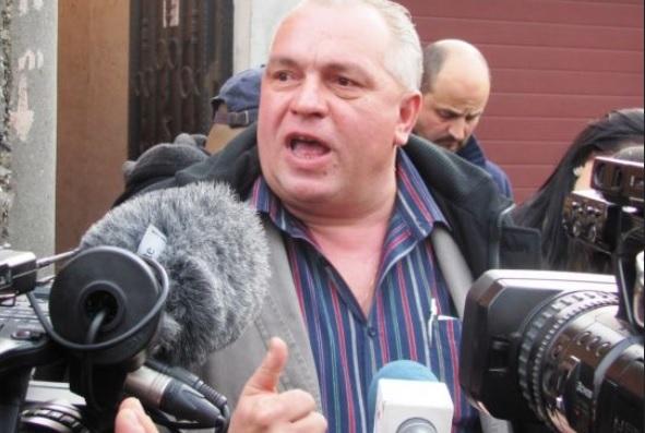 Nicuşor Constantinescu, preluat de la aeroport şi dus la tribunal pentru confirmarea mandatului