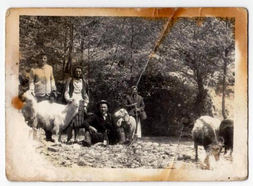 Ilie Stamate, mascota de 140 de ani a lui Ceauşescu. Un cioban român a cărui legendă a făcut înconjurul planetei 18496933
