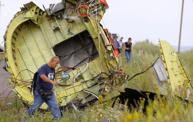 Descoperire HALUCINANTĂ la locul prăbuşirii zborului MH17, al Malaysia Airlines, în Ucraina (VIDEO)