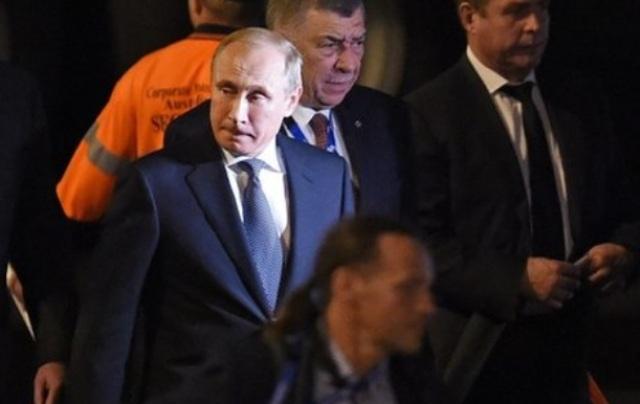 Vladimir Putin, încolţit de liderii occidentali la summitul G20. Preşedintele rus va pleca mai devreme din Australia