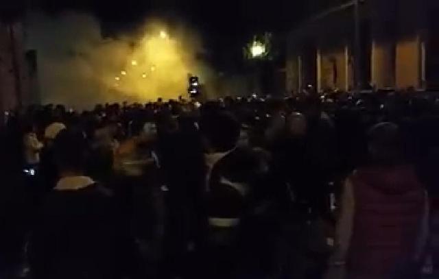 Proteste violente în străinătate, în faţa secţiilor de votare. La Torino s-au folosit gaze lacrimogene