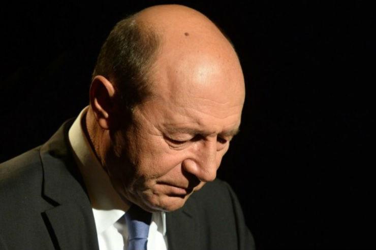 Traian Băsescu, mesaj de condoleanţe după tragedia aviatică de la Sibiu