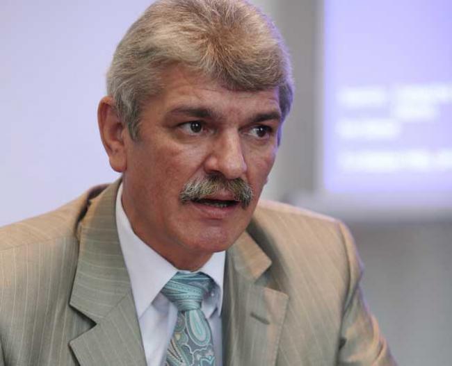 Marcel Opriş, șeful STS, decorat de Traian Băsescu la zece luni după accidentul din Apuseni
