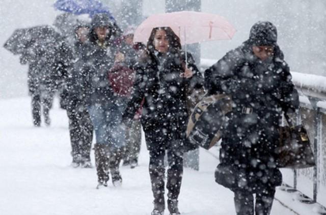ANM: De 1 Decembrie VA NINGE în București. Precipitaţiile sub formă de lapoviţă şi ninsoare, consistente la nivel naţional