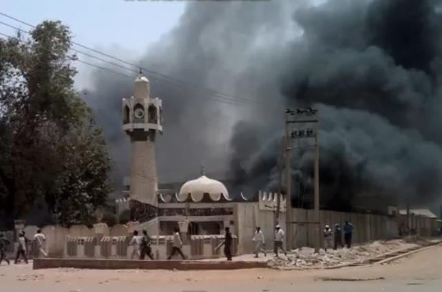 (VIDEO) Atentat asupra marii moschei din Kano. Primul bilanț indică 92 de morți și 160 de răniți