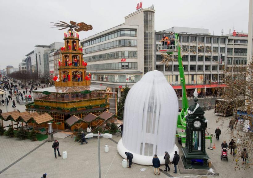Cu ocazia Zilei Mondiale a SIDA, Germania a sărbătorit cu prezervative de nouă metri