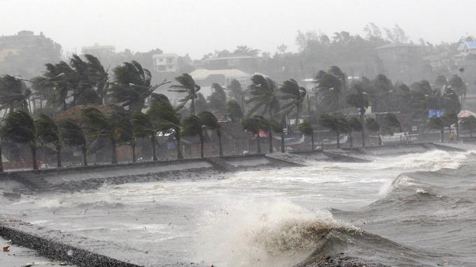 SUPERTAIFUNUL Hagupit a făcut RAVAGII în Filipine. Furtuna a lovit cu rafale de 210 km/oră (VIDEO)
