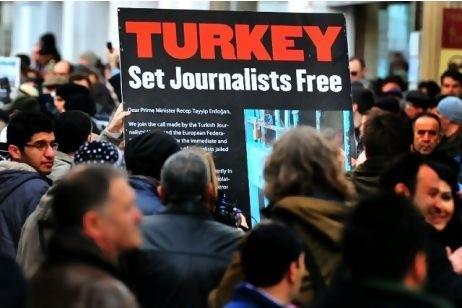 UE avertizează Turcia: Progresul negocierilor de aderare depinde de respectarea regulilor democratice