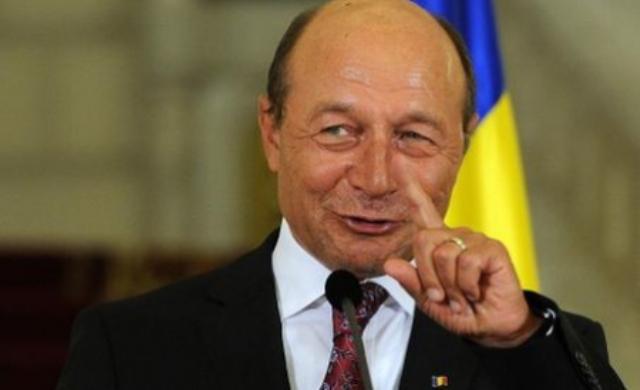 Băsescu: Plec liniştit. Nu-mi mai spuneţi &quot;domnule preşedinte&quot;, adresaţi-vă cu &quot;domnule comandant&quot;