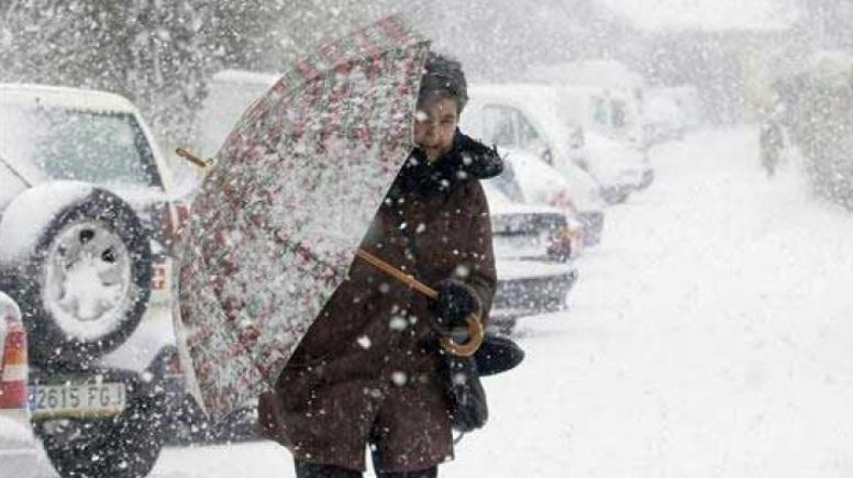 Ninge în Bucureşti. Zeci de utilaje de deszăpezire acţionează pe străzile Capitalei. IMAGINI LIVE pe webcam jurnalul.ro