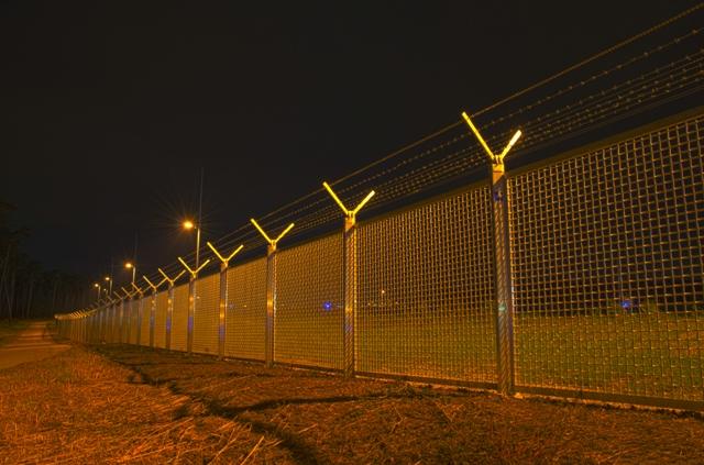 Bulgaria va mări gardul de sârmă ghimpată, ridicat împotriva imigranților, la graniţa cu Turcia