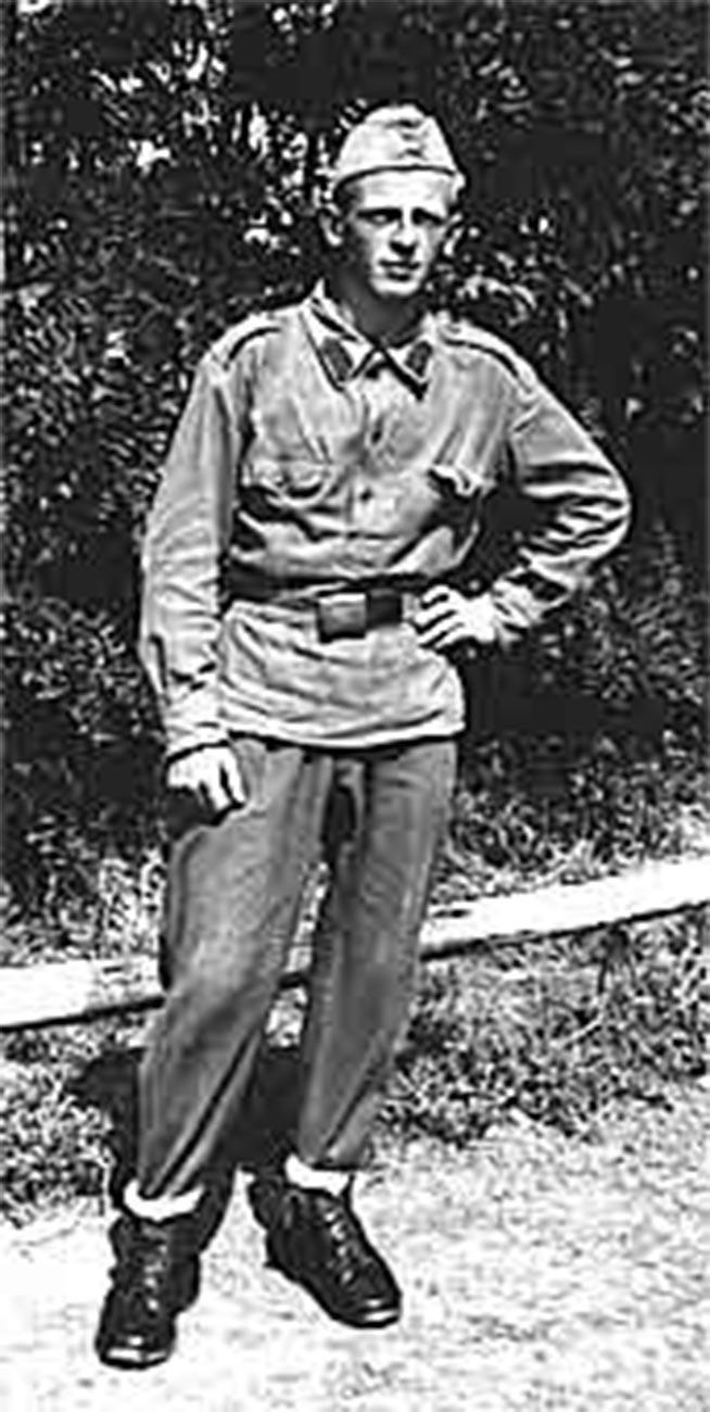 La “luptă”, cu lopata în mână! Armata la “diribau” (pe şantierele patriei). Muncă silnică pentru că unchiul s-a stabilit în Germania  18499407