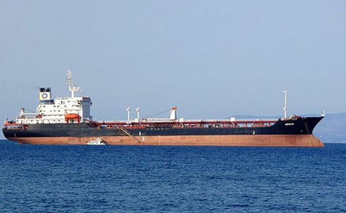 Petrolierul ARAEVO, lovit în Libia, ajunge azi în Pireu