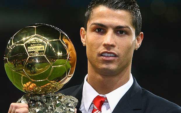 Cristiano Ronaldo a câştigat trofeul ''Balonul de Aur'' 