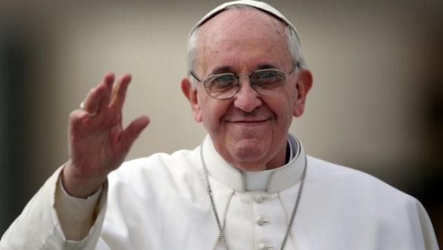 Papa Francisc: Libertatea de exprimare nu îndreptăţeşte insultarea credinţei altora, iar a ucide în numele lui Dumnezeu este o aberaţie