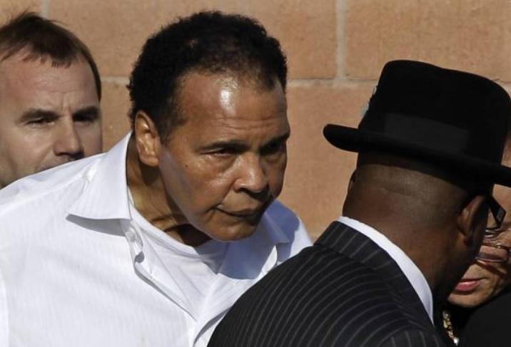 Legendarul boxer Muhammad Ali, din nou la spital