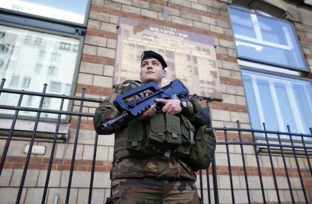Cinci cetăţeni ruşi originari din Cecenia, suspectaţi de pregătirea unui atentat, au fost arestaţi în Franţa