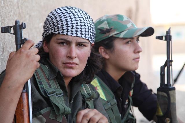 Miliţia kurdă i-a alungat &quot;cu mic, cu mare&quot; pe jihadiştii Stat Islamic din Kobane. &quot;Controlăm aproape în totalitate oraşul&quot;