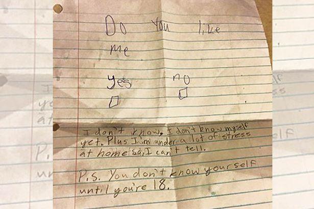 O fetiță de 11 ani i-a trimis un bilețel de dragoste băiatului pe care îl plăcea. Răspunsul lui a fost SPECTACULOS!