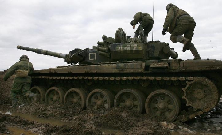 Manevre militare de amploare în sudul Rusiei, aproape de graniţa cu Ucraina