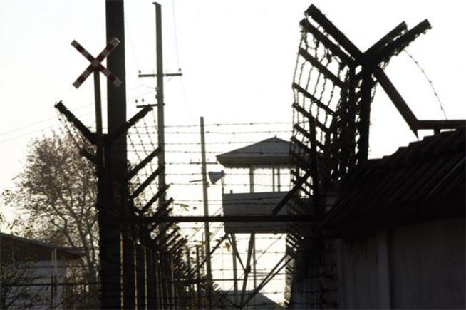 Exclusiv/TBC a băgat spaima în gardienii şi deţinuţii din Penitenciarul Pelendava