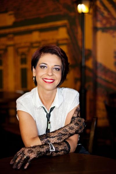 Oana Lianu - “omul orchestră”, “One woman-show”! 18501006