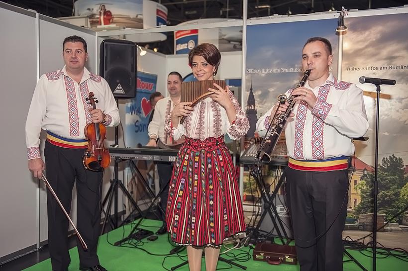 Oana Lianu - “omul orchestră”, “One woman-show”! 18501008