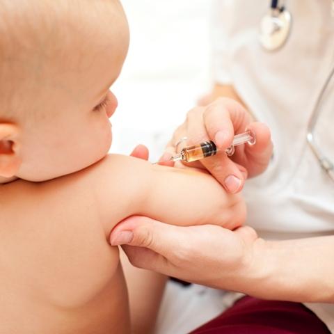 Protejaţi copiii de rujeolă! OMS recomandă intensificarea vaccinării celor mici  contra pojarului 