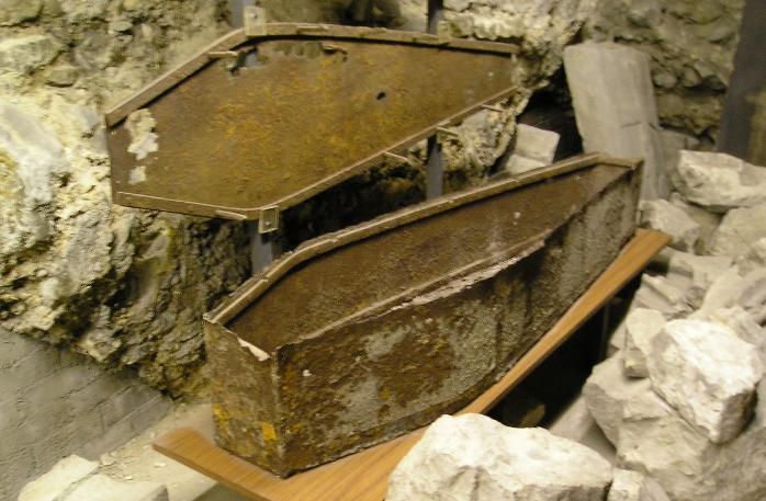 ULUIRE TOTALĂ! Ce au descoperit arheologii într-un sicriu îngropat în curtea unei biserici vechi din Londra