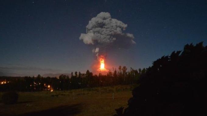 Imagini SPECTACULOASE de la eruptia vulcanului Villarica (FOTO)