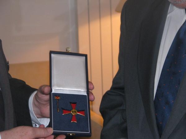 Ordin de Merit al Republicii Federale Germania pentru deputatul minorităţii germane în Parlamentul României